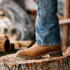 Ariat Men's Hybrid Patriot Waterproof Work Boot -Ariat 10038354 lifestyle warm